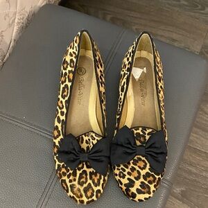 Bella Vita Animal Print Flats with black bow tie; size 8.5
